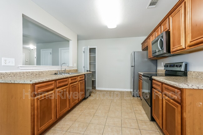 Building Photo - 13996 Pine Glen Cove