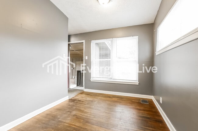 Building Photo - 94 Broadmoor Dr