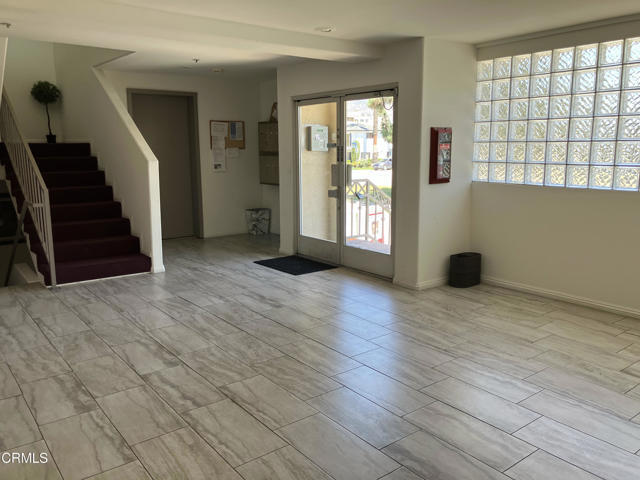 Building Photo - 335 S Sierra Madre Blvd