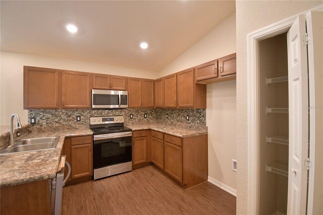 Building Photo - 605 Vittorio Dr
