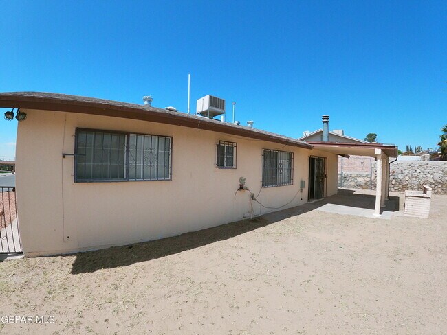 Building Photo - 1500 Babe Hiskey Ln