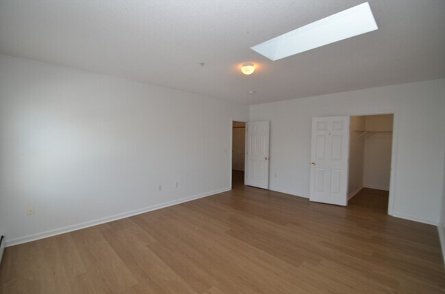 Building Photo - 99 W Wyoming Ave