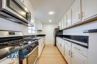 Building Photo - Fantastic 1-Bedroom in Santa Monica – Cozy...