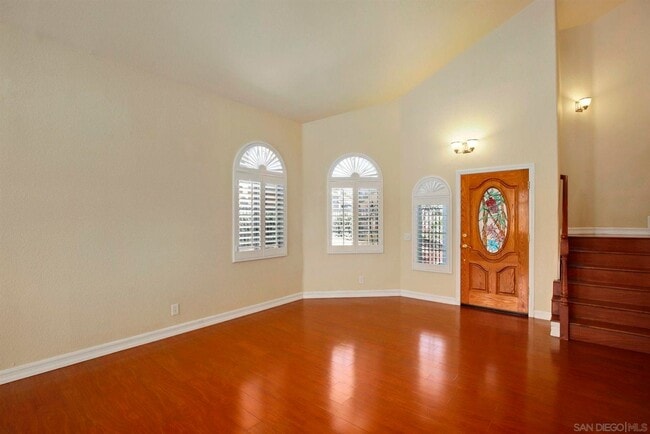 Building Photo - 4 Bed/2.5 Bath Home in Poway. Open Floor Plan, AC/Heat, W/D + Laundry Room and 3 Car Garage!