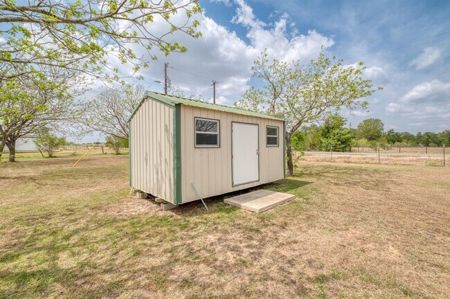 Building Photo - 2950 Co Rd 484