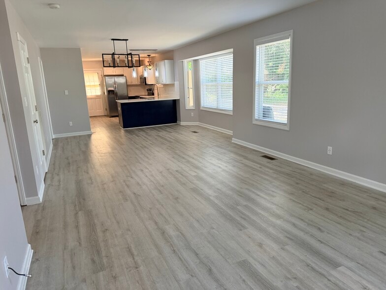 Living + Dining Rooms - 1028 Kent St