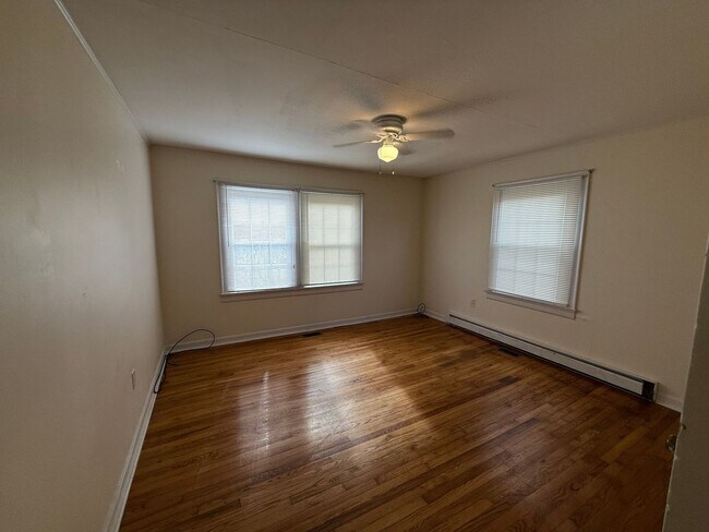 Building Photo - 1617 Kennedy Ave