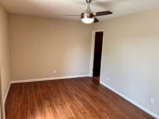 Building Photo - Remodeled Beautiful 2 Bedroom Senior Duple...