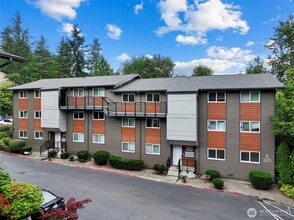 Building Photo - 220 SW Clark St
