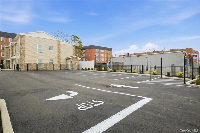 Building Photo - 71 N Main St