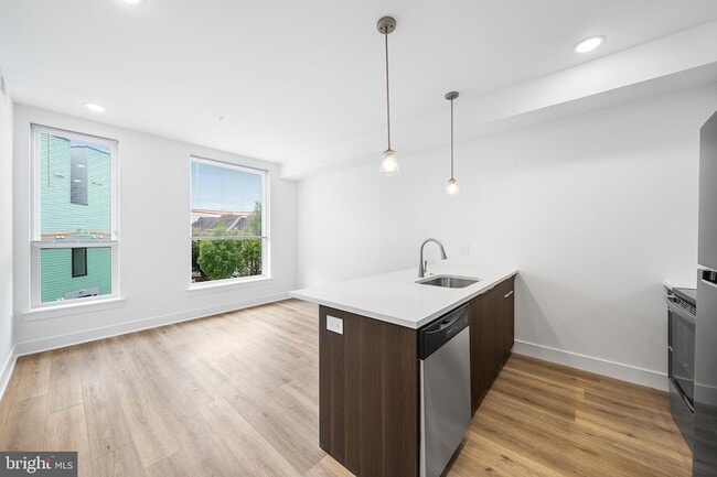 Building Photo - 4324 Lancaster Ave