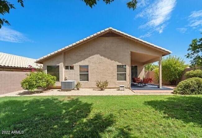 Building Photo - 2235 E Donald Dr