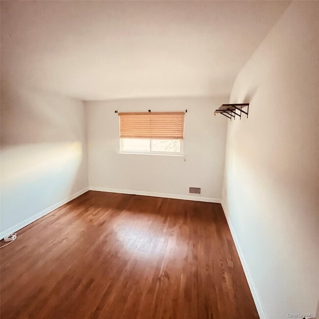 Building Photo - 878 Rensselaer Ave