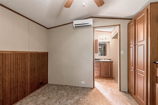 Building Photo - 25 Starlight Dr