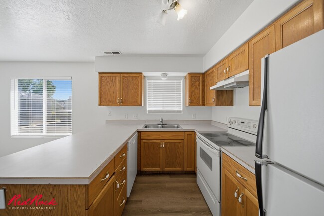 Building Photo - Newly Updated and Move-In Ready 3 bedroom 2 bathroom Home