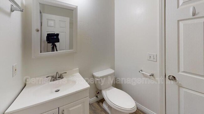 Building Photo - 5017 College Ave