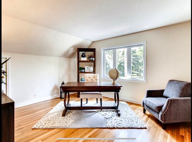 Building Photo - 1058 Wilmette Ave