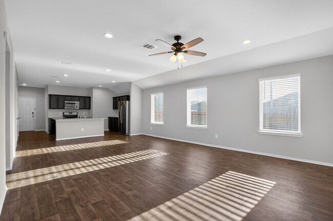 Building Photo - Beautiful 4 Bed Home in Mill Creek Estates | Open Floor Plan + Appliances Included!