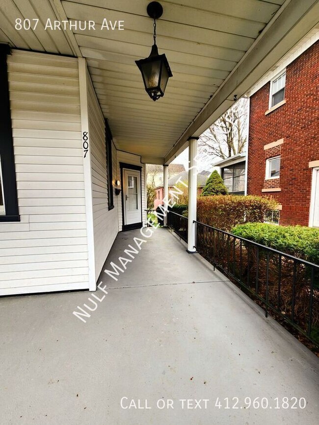 Building Photo - 807 Arthur Ave