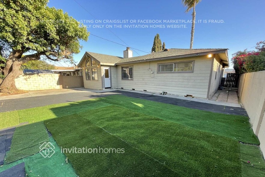 Building Photo - 533 W 224th St