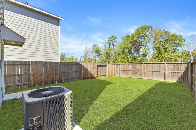 Building Photo - 21455 Carosella Dr