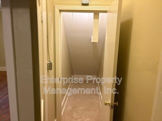 Building Photo - 2187 Court Ave