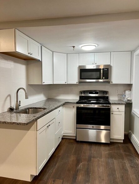 Building Photo - 4 Commonwealth Ct