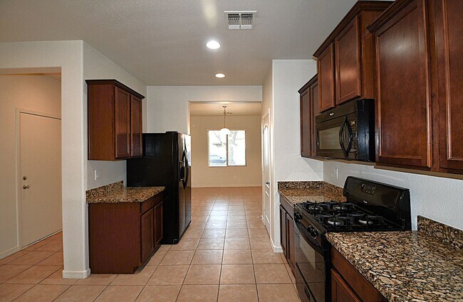 Building Photo - MOVE-IN-READY San Tan Heights Beauty