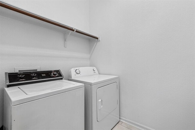 Building Photo - 18005 Pomelo Ln