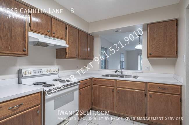 Building Photo - 265 Camillia Ln