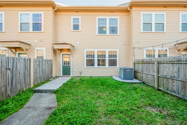 Building Photo - 748 Washington Ave