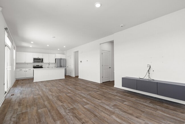 Building Photo - 2461 Tahoe ln