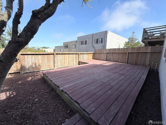 Building Photo - 2186 12th Ave