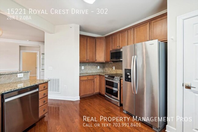 Building Photo - 15221 Royal Crest Dr