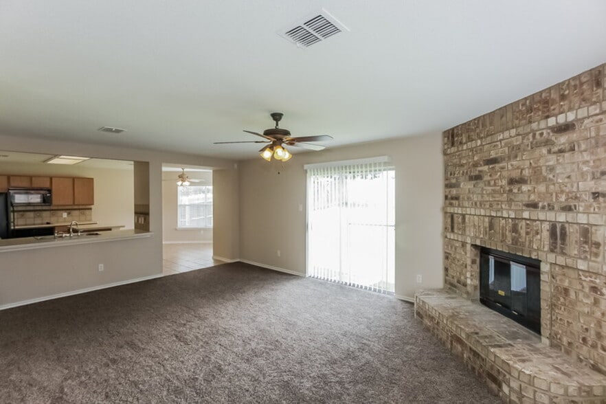 Building Photo - 629 Gibson St