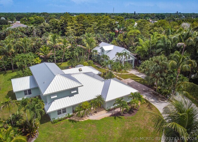 Building Photo - 16672 78th Dr N