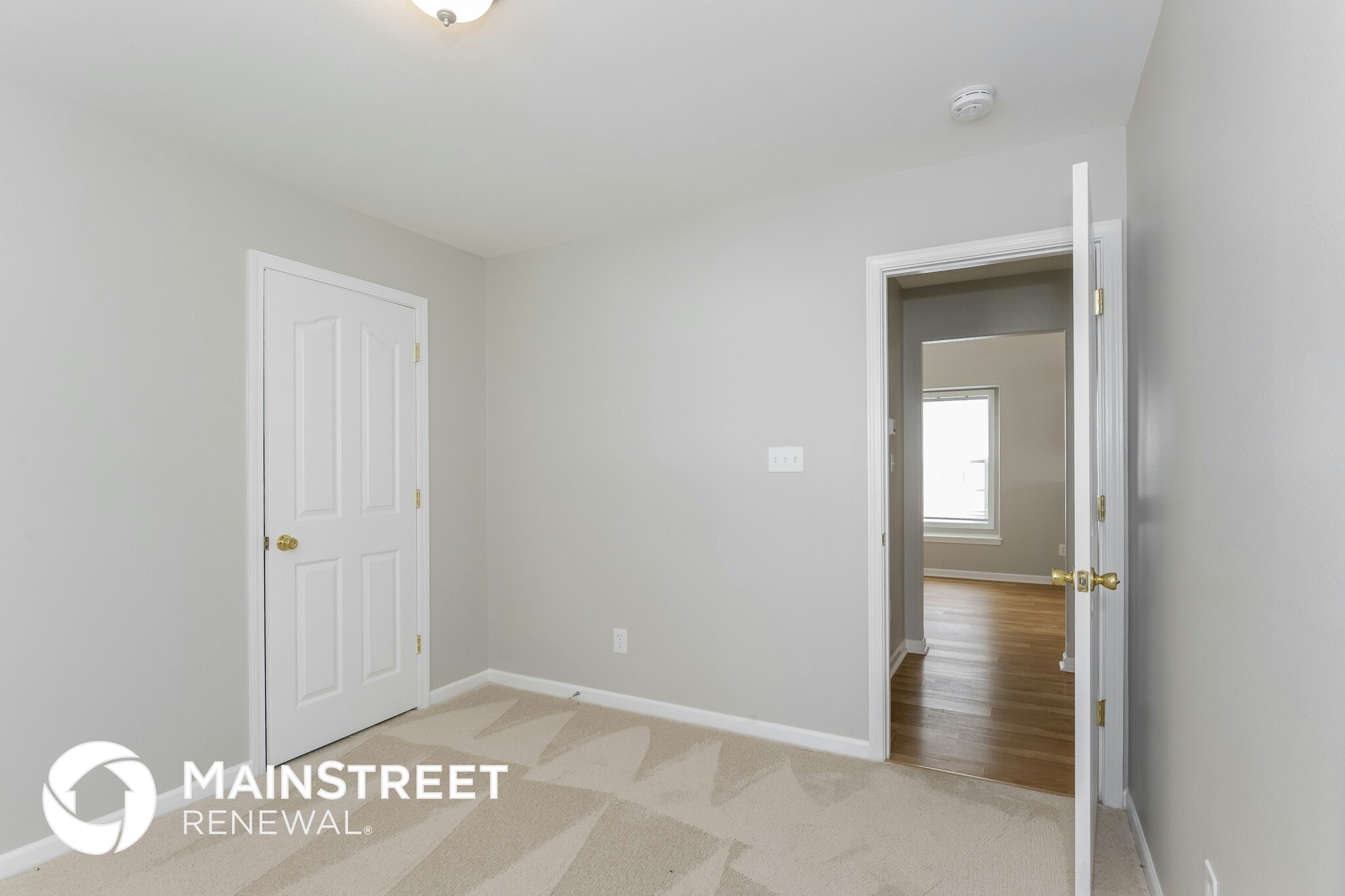 Building Photo - 10527 Hugue Way