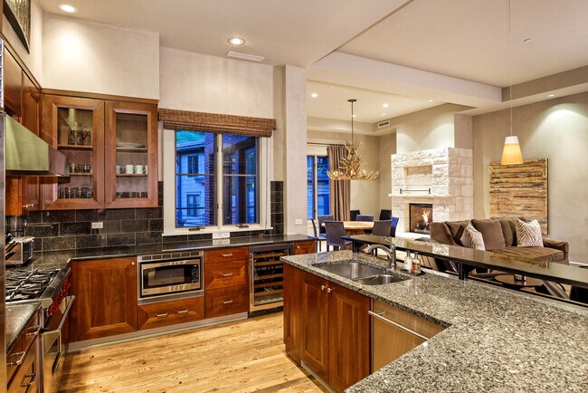 Building Photo - 501 Rio Grande Pl