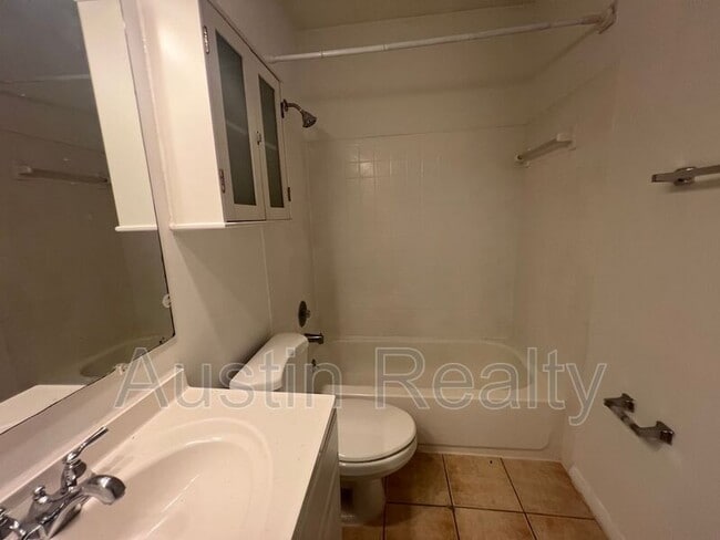 Building Photo - 4362 McPherson Ave