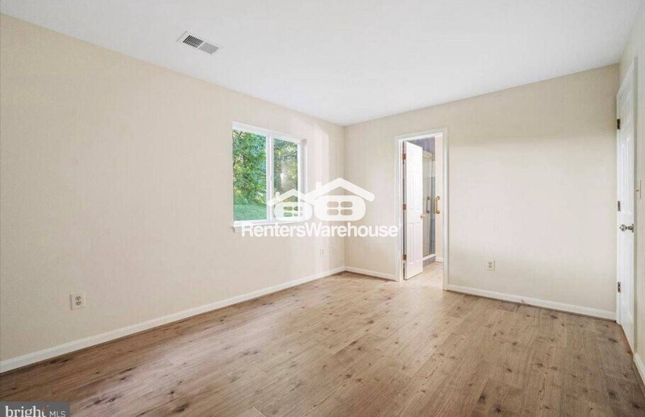 Building Photo - 10264 Redtail Ct