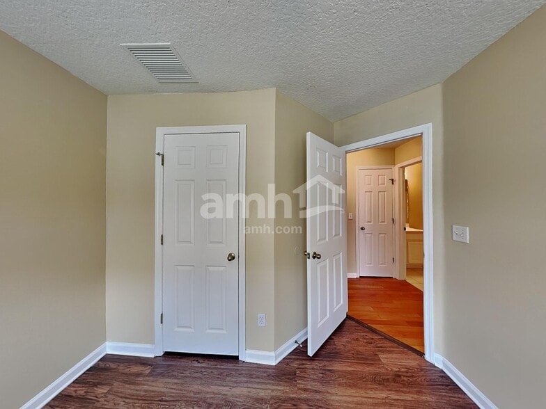 Building Photo - 2612 Ashfield Ct