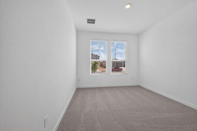 Building Photo - 328 Rockies Rd