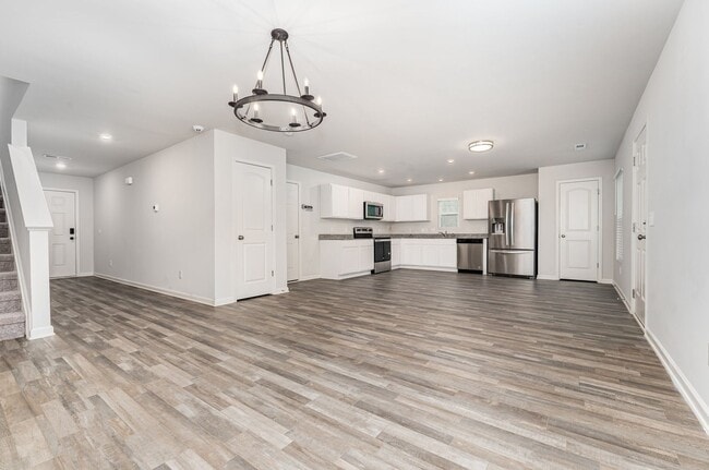 Building Photo - Recent Rent Reduction! Recent Rent Reduction - Charming Home for Rent in Thomasville – Peaceful L...