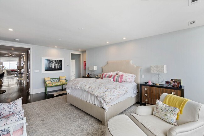 Building Photo - 2575 Peachtree Rd NE