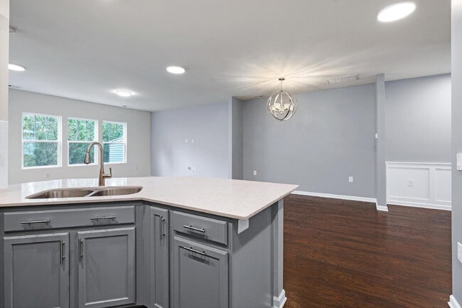 Building Photo - 1021 Epiphany Rd