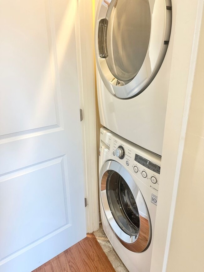 Building Photo - Amazing 3 BR/3.5 BA Townhome in Hyattsville!