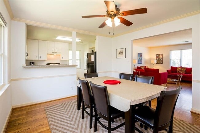 Building Photo - 1538 Beech Valley Way NE