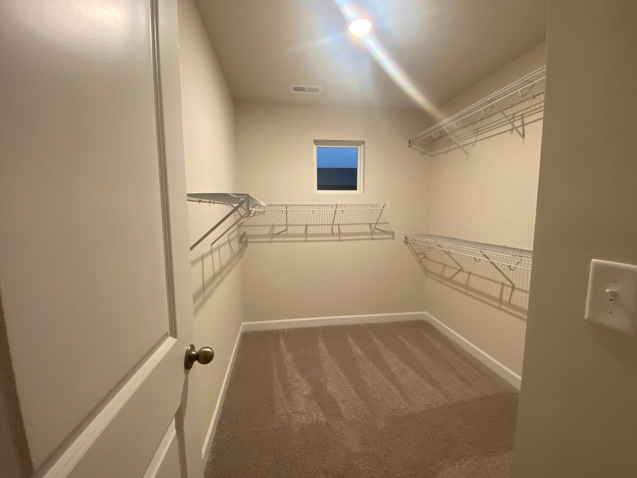 Building Photo - Room in Townhome on Memorial Pkwy