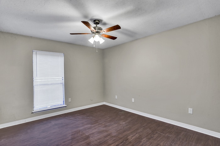 Building Photo - 128 Dogwood Cir