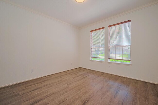 Building Photo - 3630 Shady Grove Dr